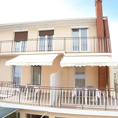 Apartment Srecko - Close To Center With Terrace Kukljica